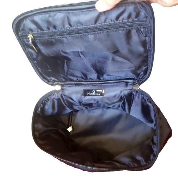 NWOT Modella Black Cosmetic Accessory Train Case in Quilted Geometric Design. - Picture 13 of 16